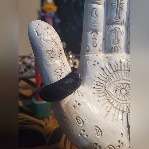 *RARE FIND* NWOT STUNNING Solid Blue Goldstone ring with carved design size 9 - Picture 4 of 5